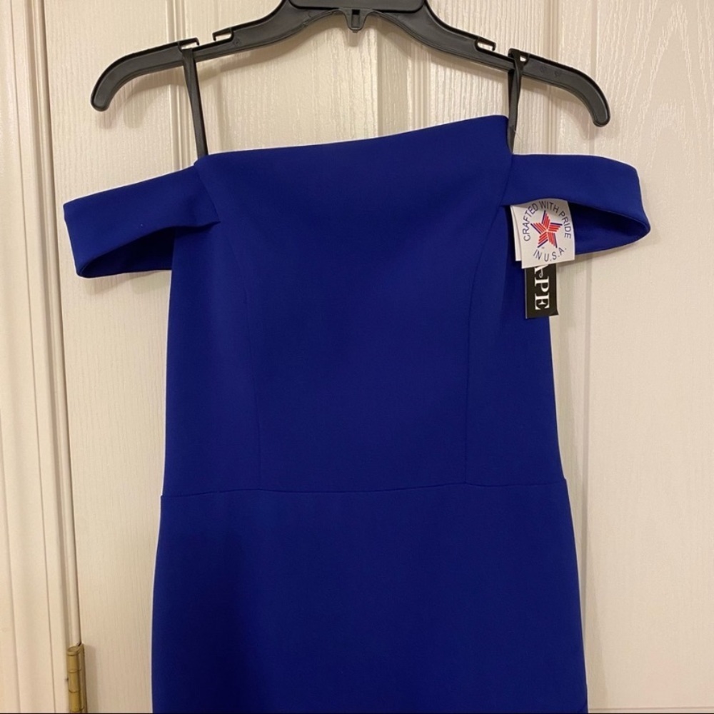 XSCAPE asymmetrical Off-The-Shoulder Scuba Crepe Gown in Marine - Picture 4 of 9